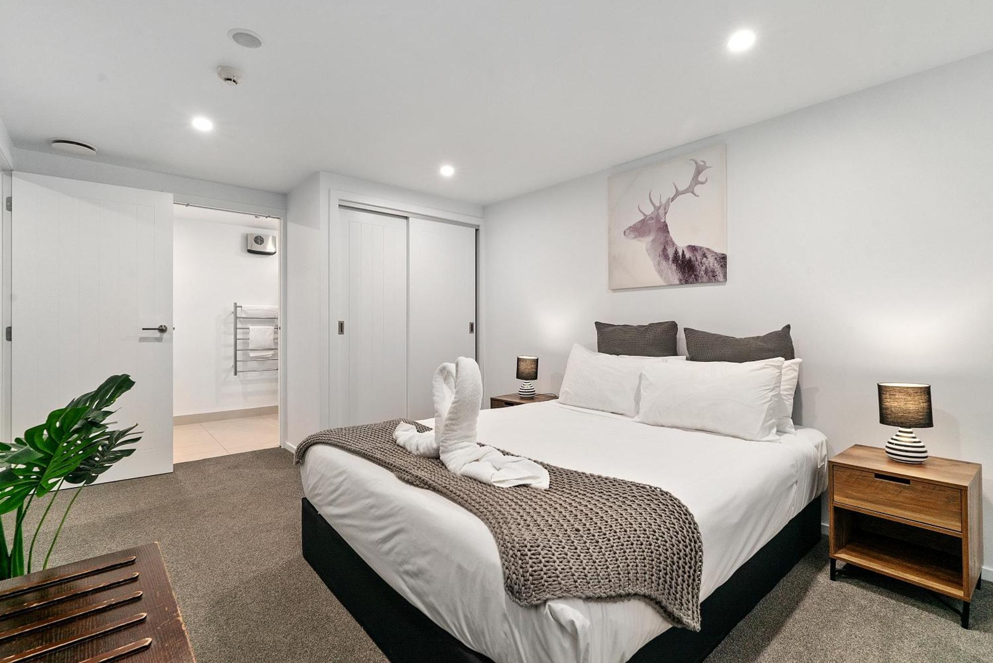 Lakeside Living - Modern 2-Bedroom Apartment Queenstown Exterior photo
