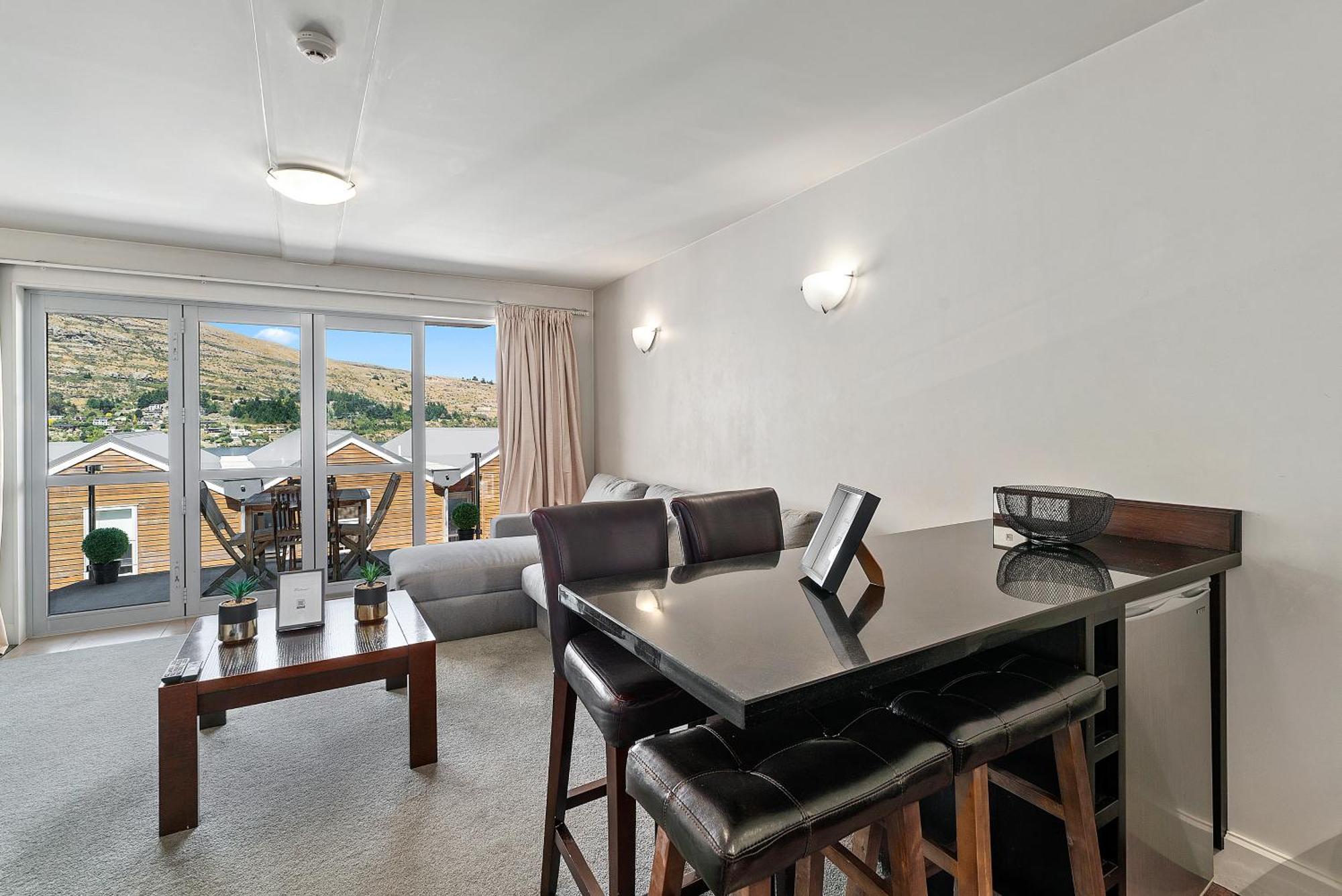 Lakeside Living - Modern 2-Bedroom Apartment Queenstown Exterior photo