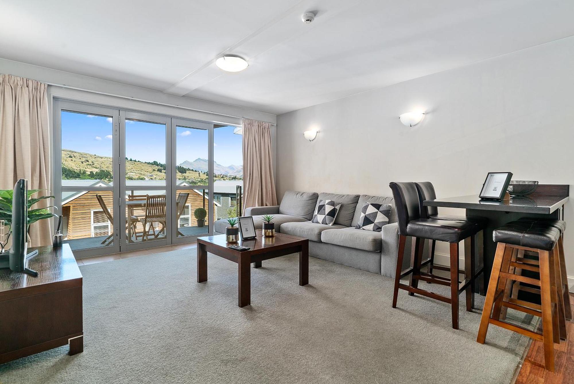 Lakeside Living - Modern 2-Bedroom Apartment Queenstown Exterior photo