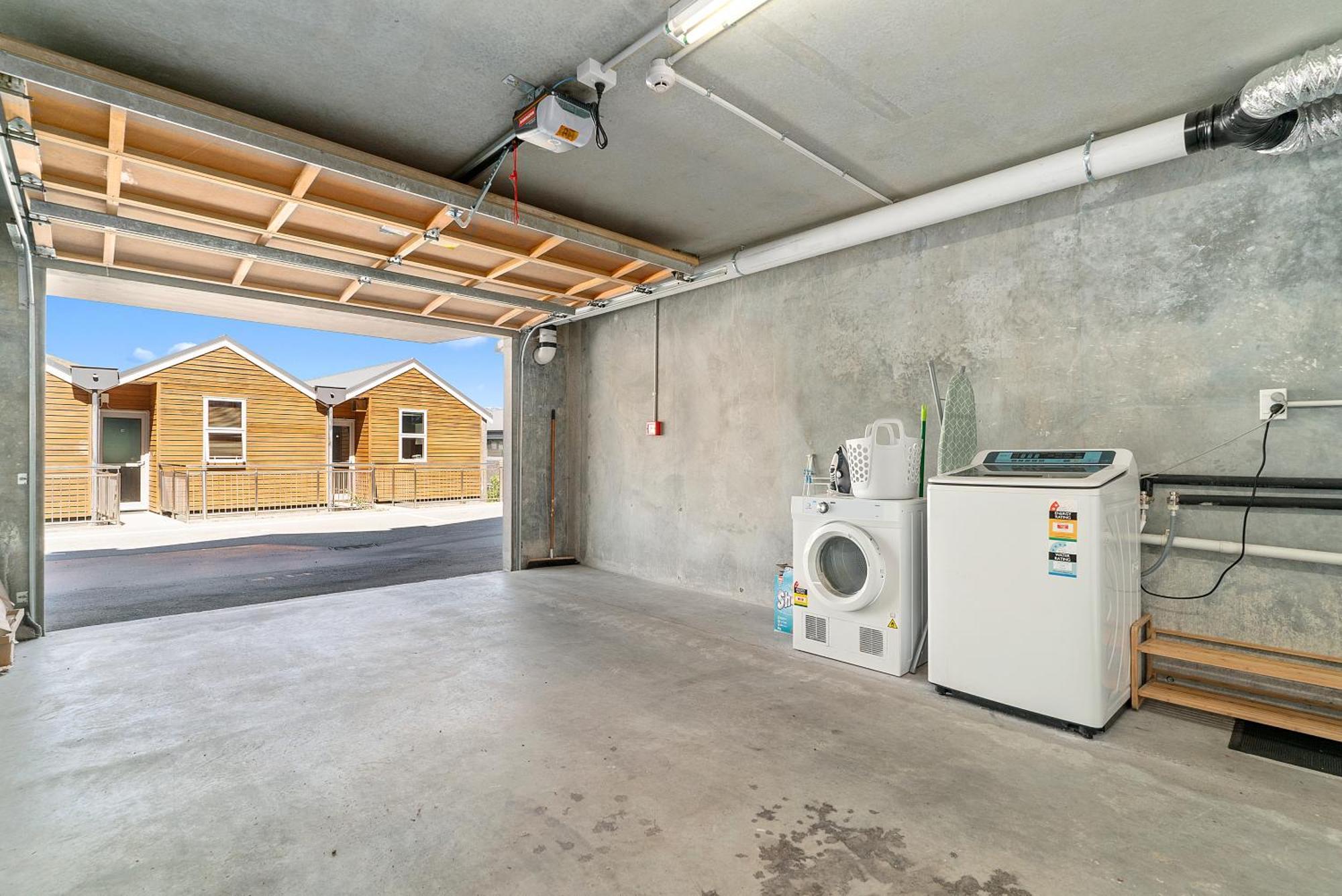 Lakeside Living - Modern 2-Bedroom Apartment Queenstown Exterior photo